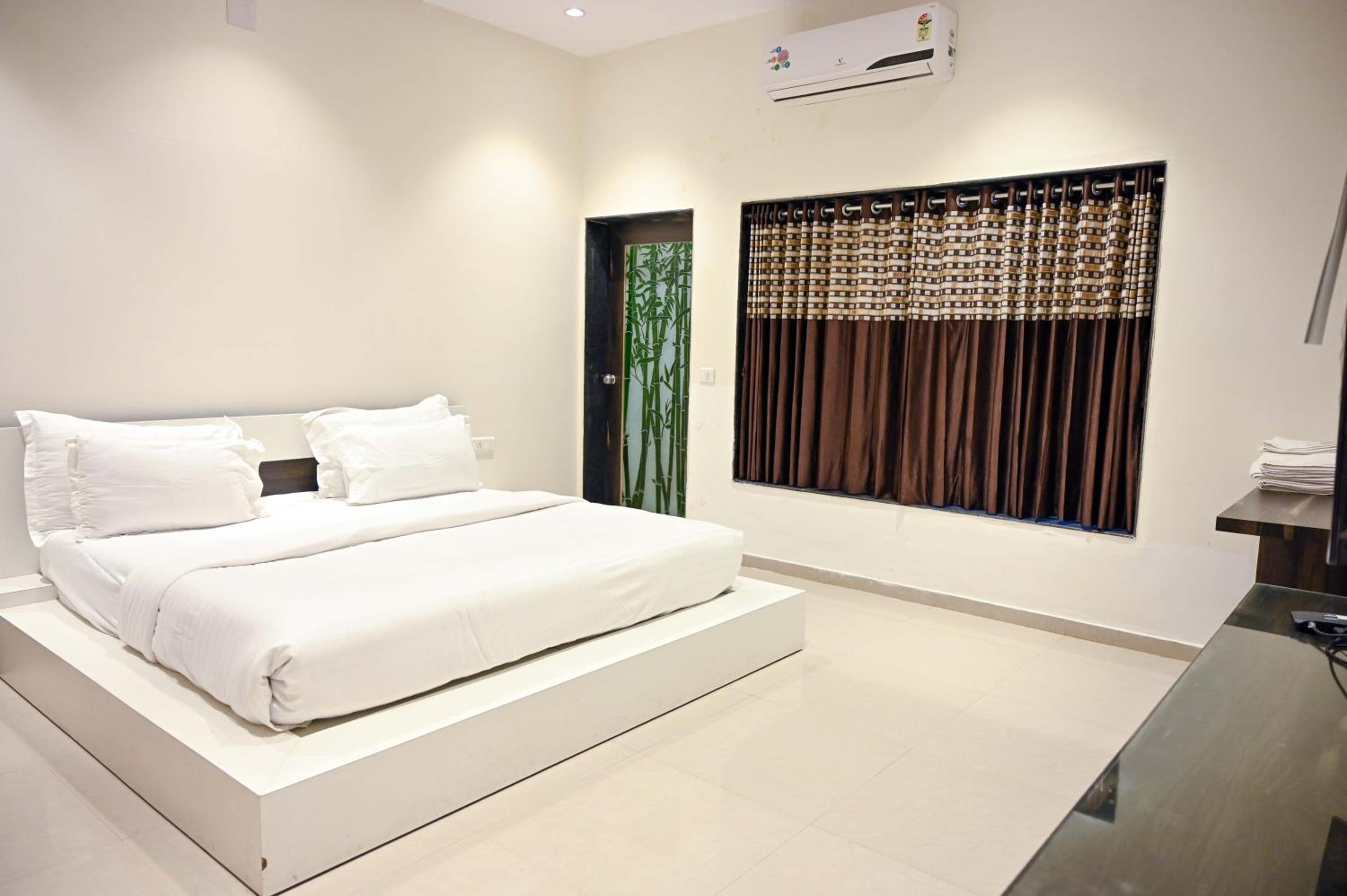 Krishna Riverside Resort view 3