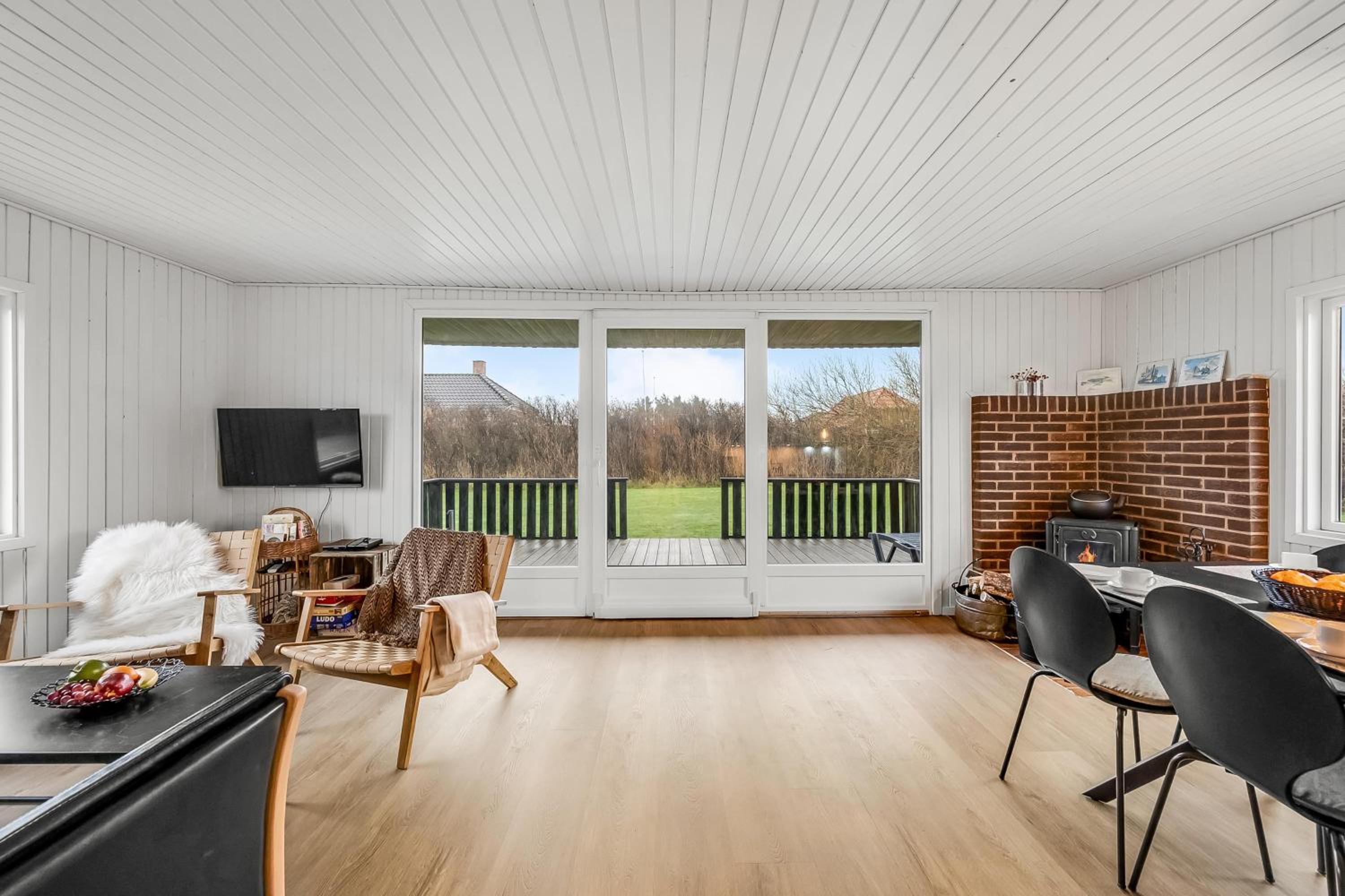 Lovely Newly Renovated Holiday House - 1005 view 4
