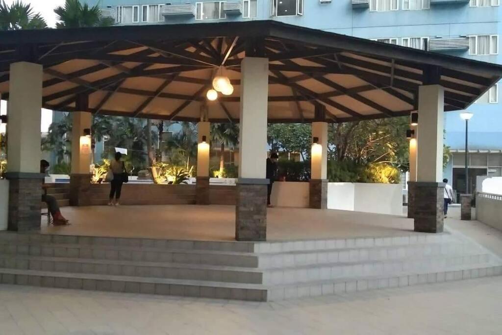 1BR Condotel Ridgewood Towers Taguig City #RW10 view 2