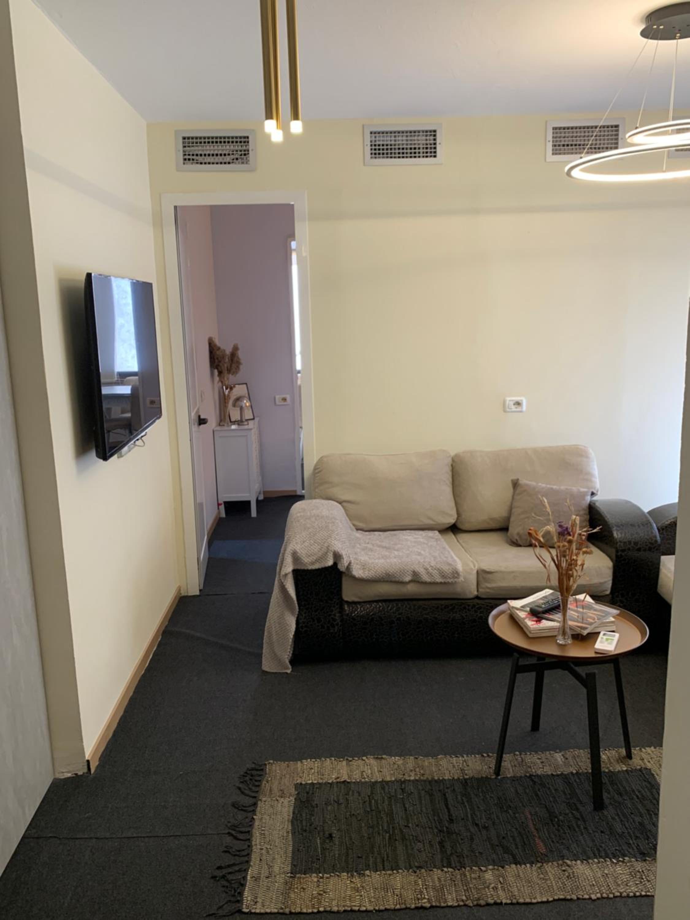 CityNest Apartments, 3-minute walk from the Skanderbeg Square