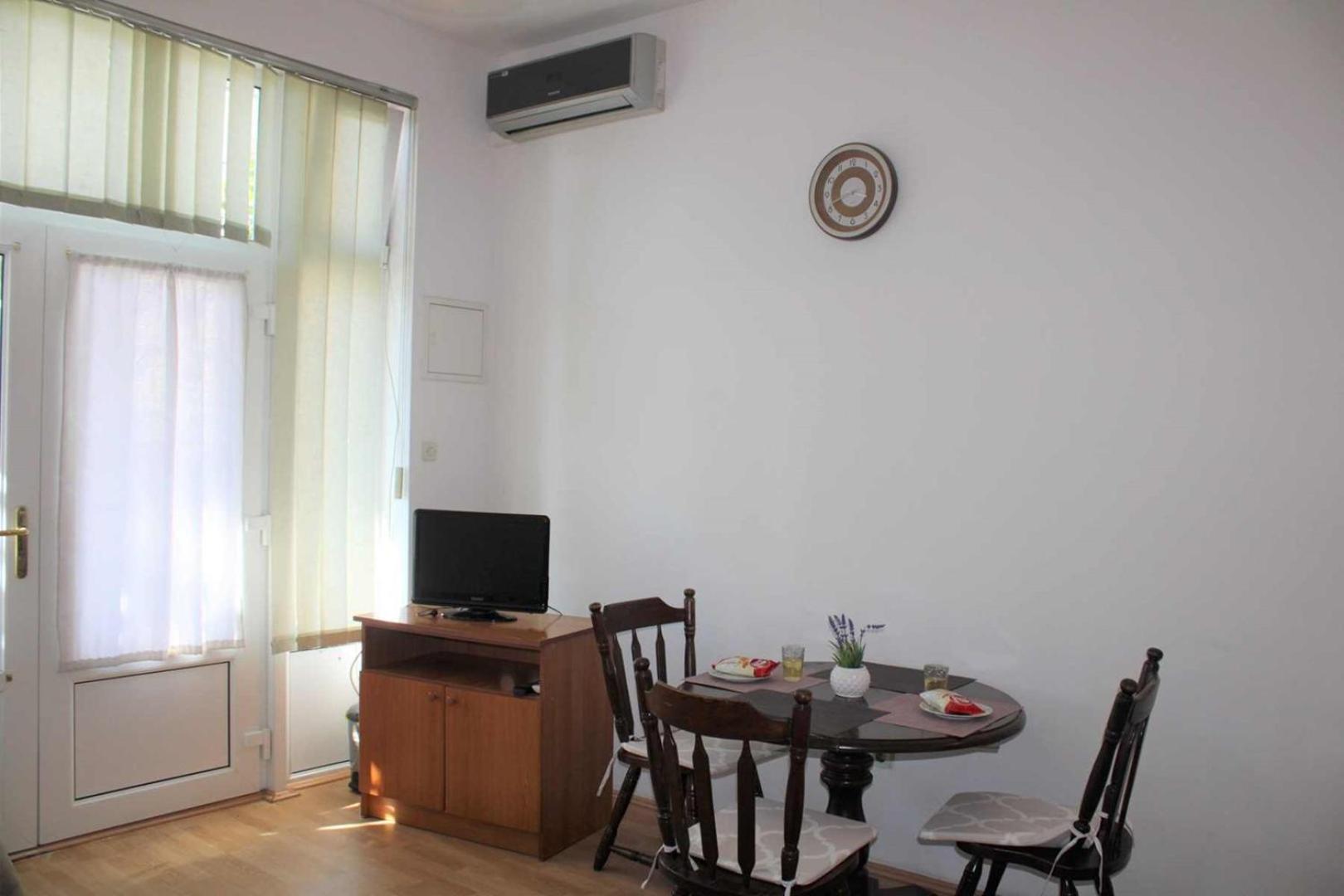 Apartments Pidi