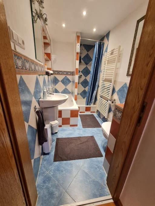 Große Wohnung in KO-Pfaffendorf nahe dem Rhein