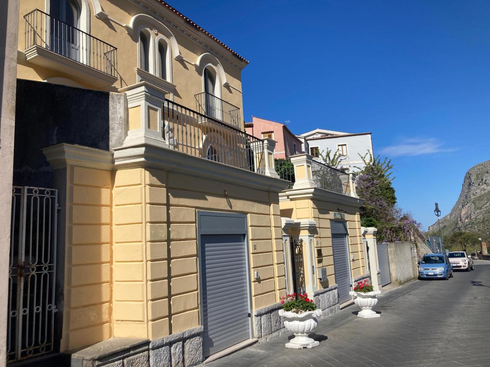 Appartamenti Miravalle view 2