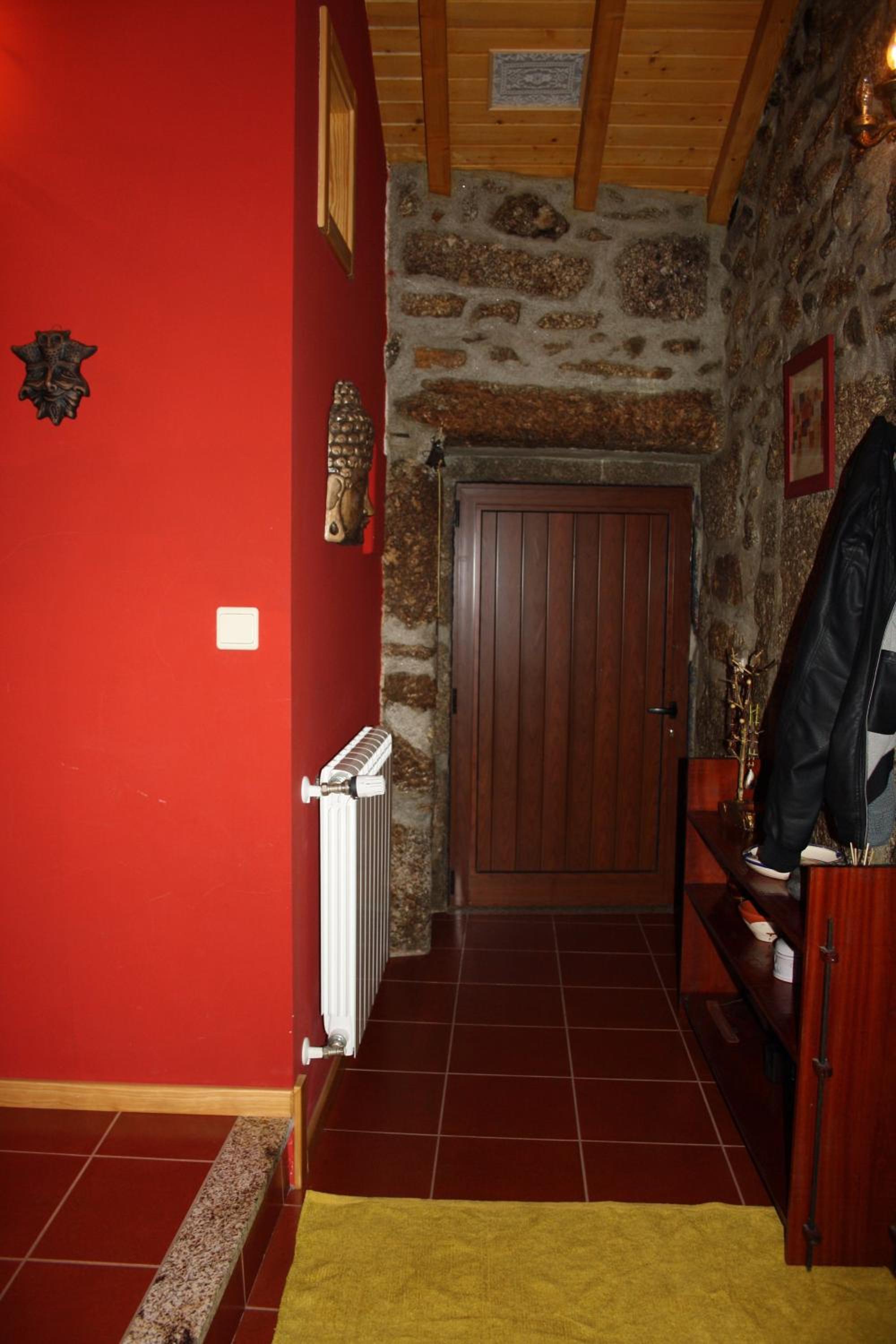 Spacious Family House in Nogueira with Garden