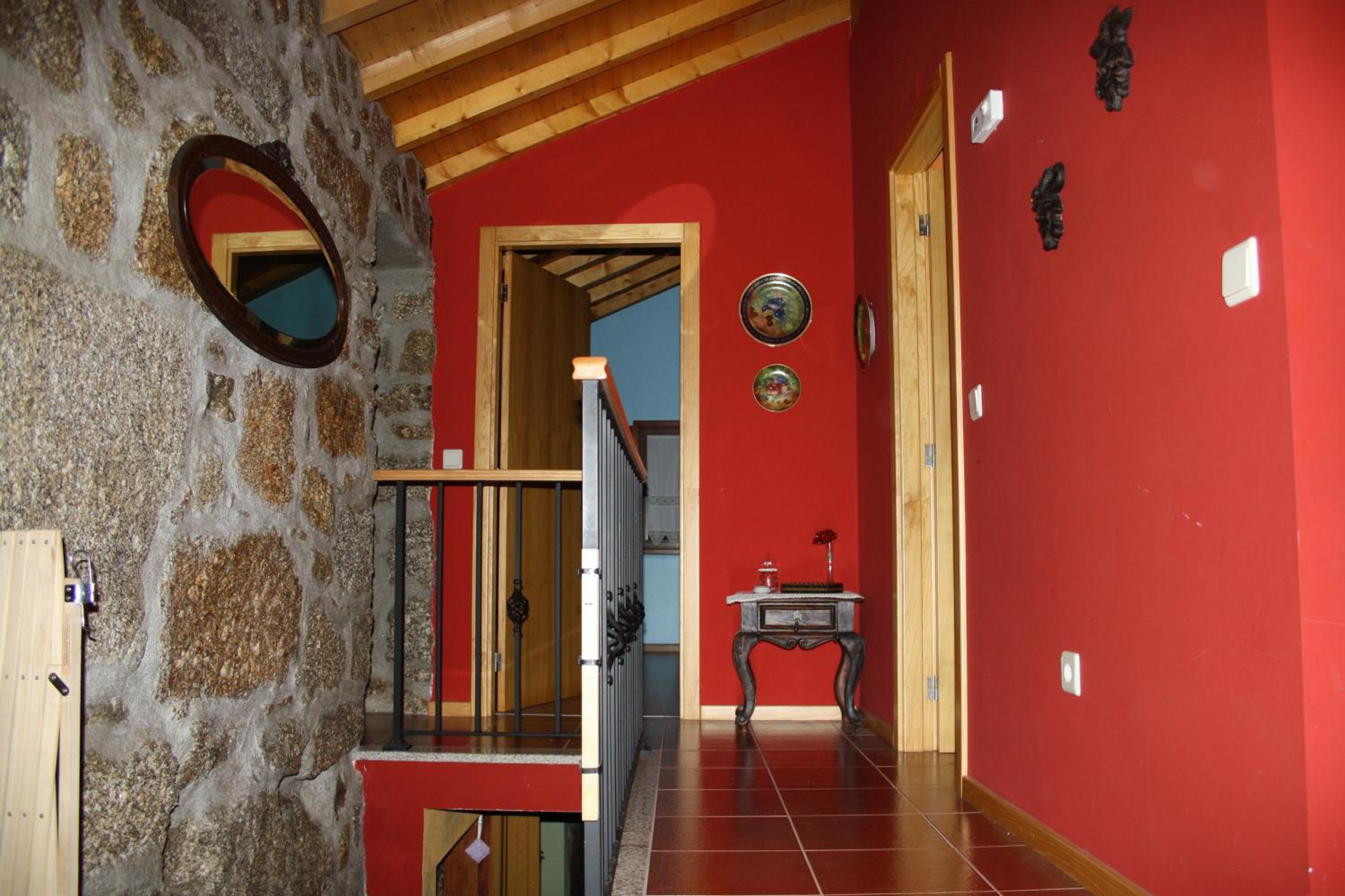 Spacious Family House in Nogueira with Garden