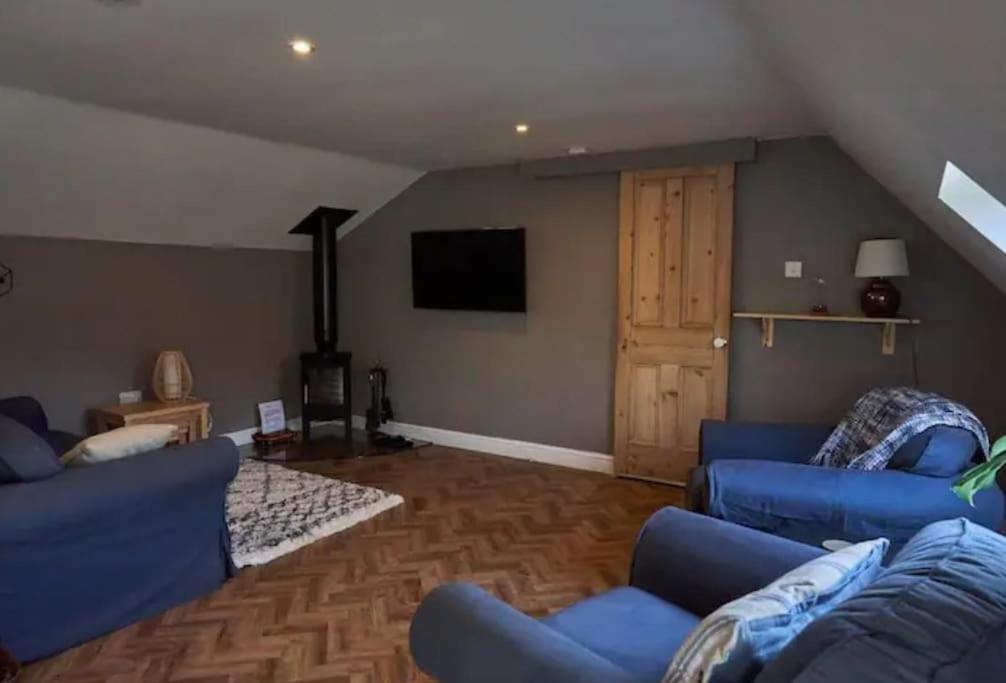 Modern Home for 4 people including luxury Hot Tub view 5