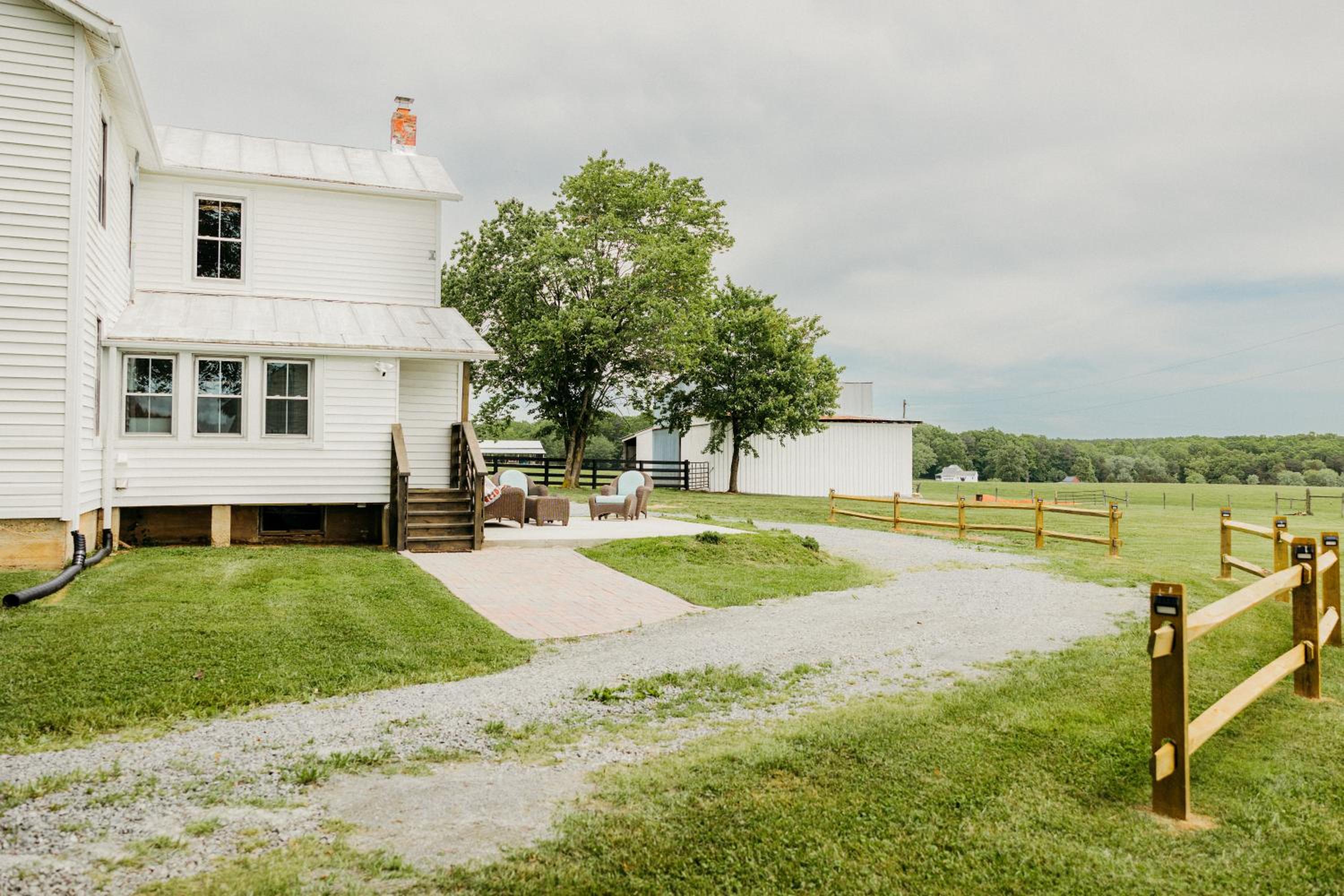 The Farmhouse At Oak Creek Farm view 3
