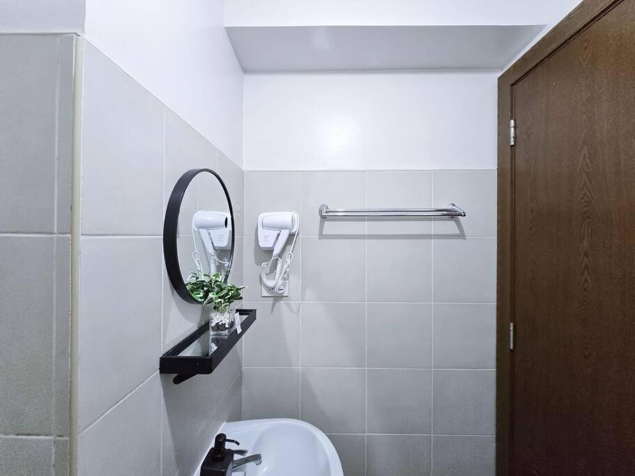 1BR Condotel Ridgewood Towers Taguig City #RW14 view 5