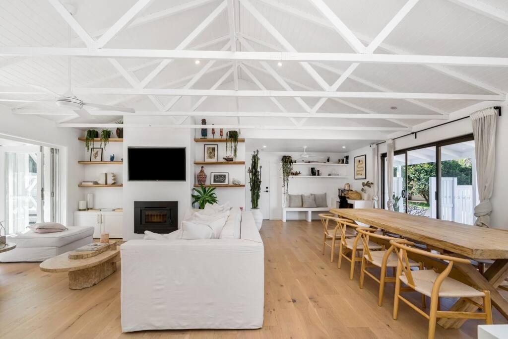 Tropical Hideaway Inspired by Palm Springs in Lennox Head