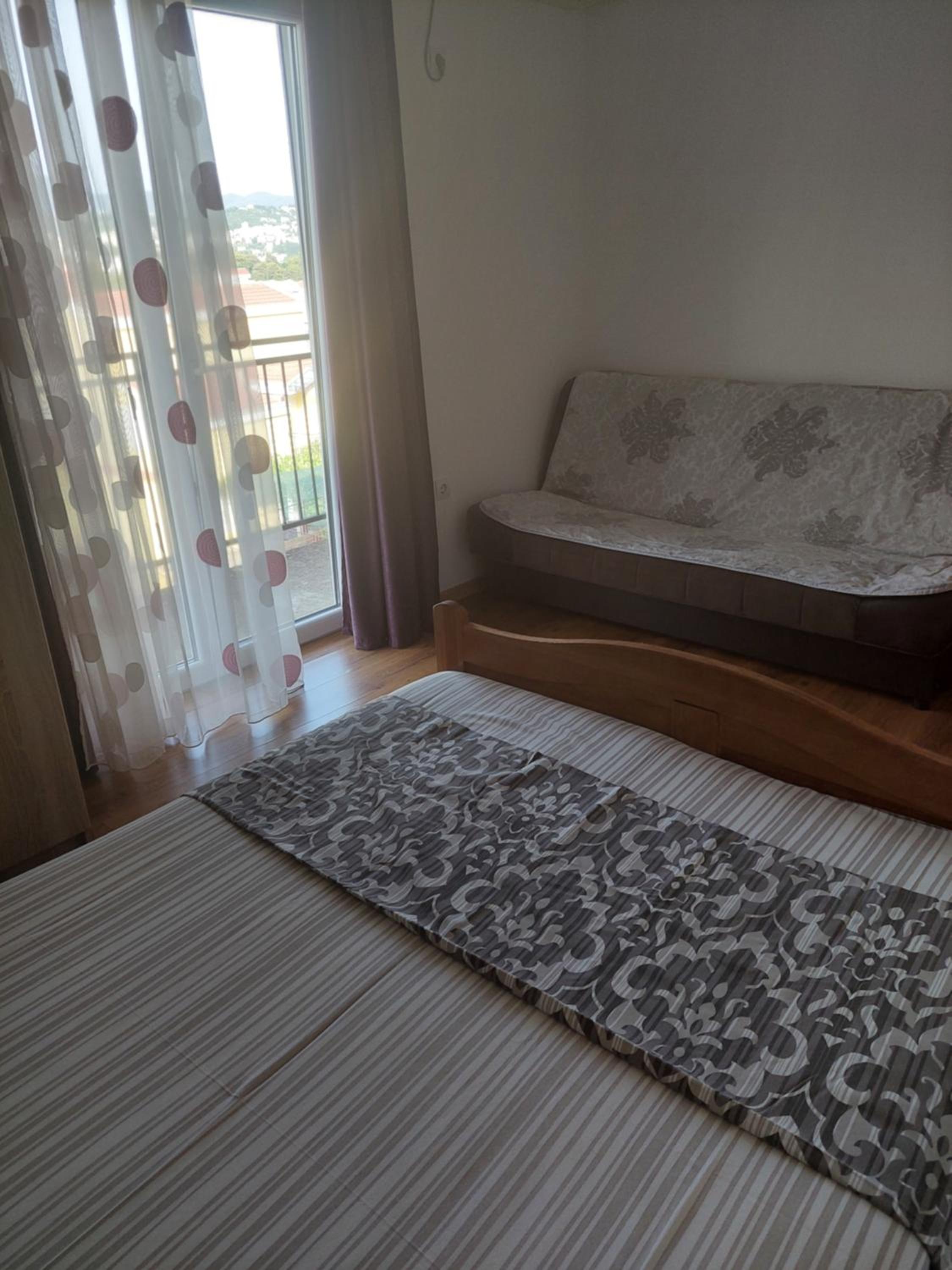 Vesna apartmani, Igalo view 2