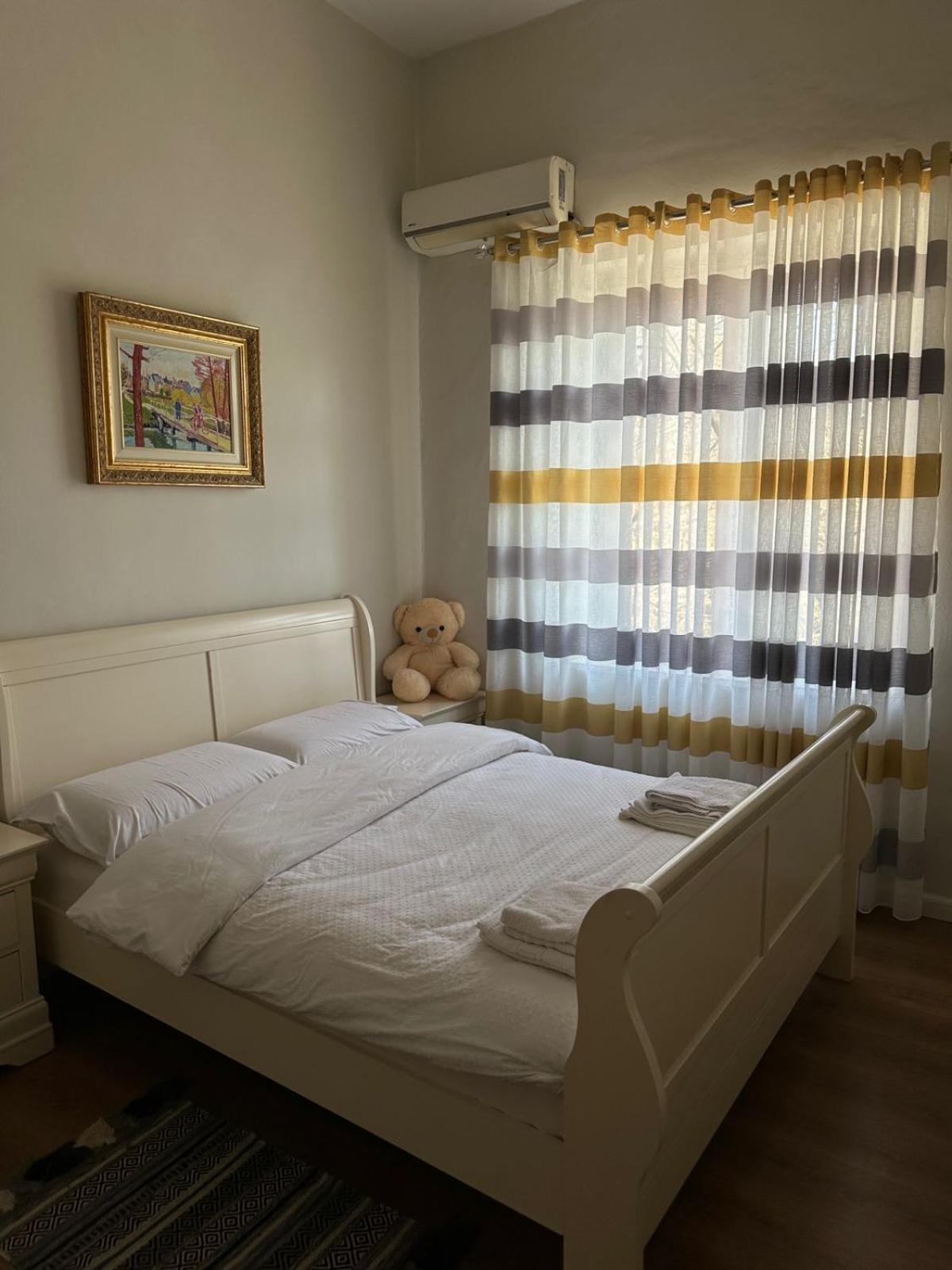 Kelly's Cozy Hideaway - Central Tirana