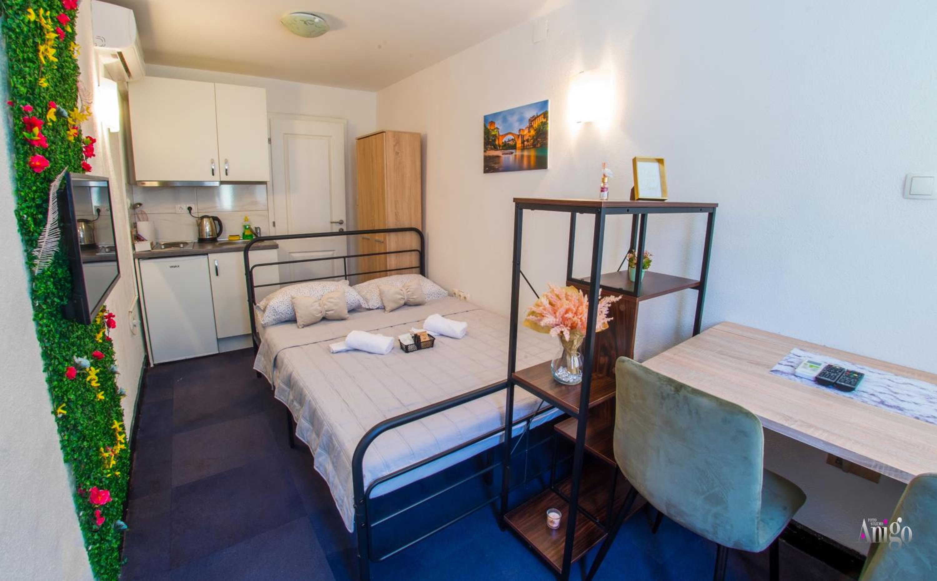 Studio Apartment Cozy Box
