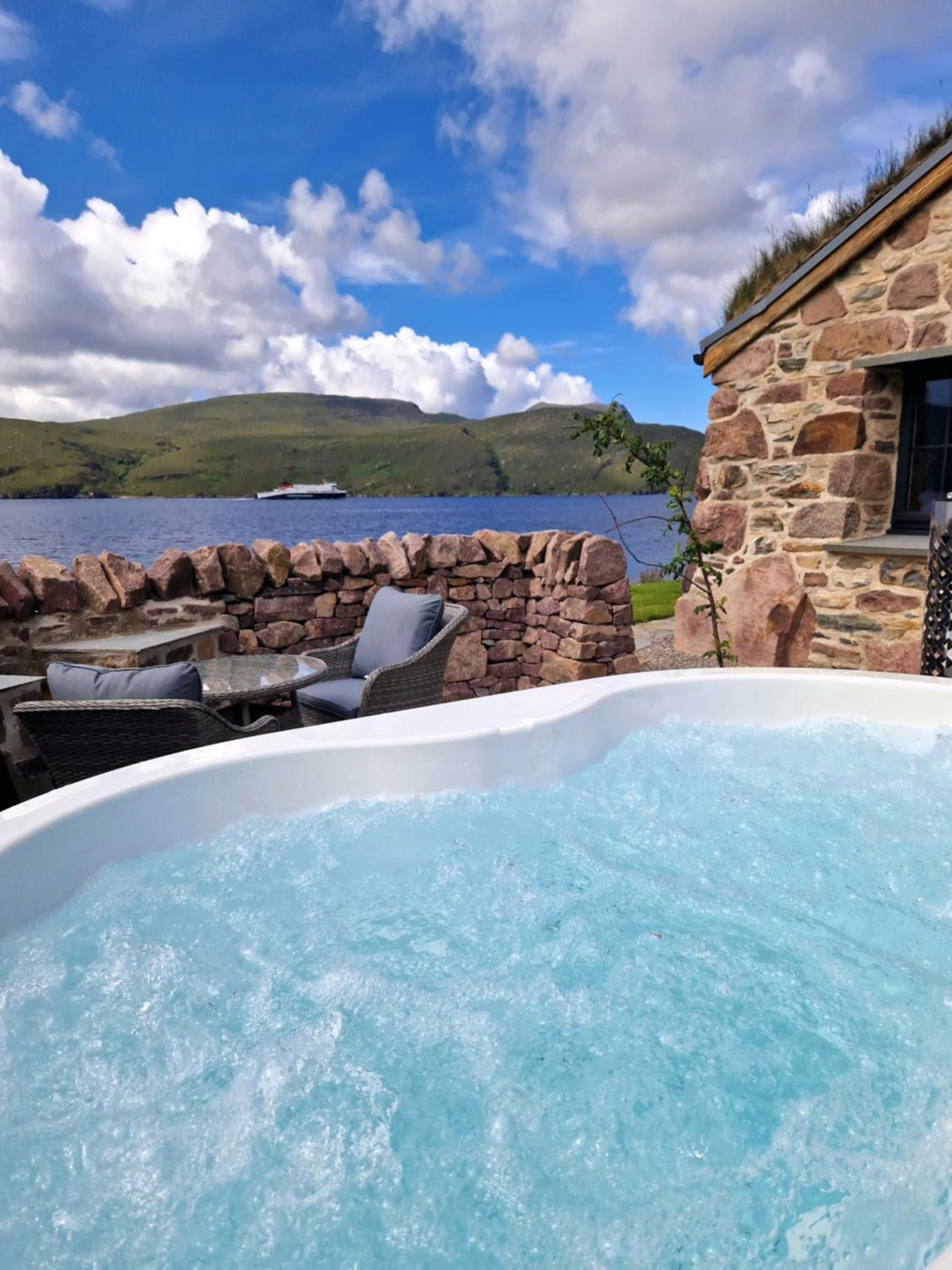 The Ruin - Wood fired hot tub - Lochside - Dog friendly view 5