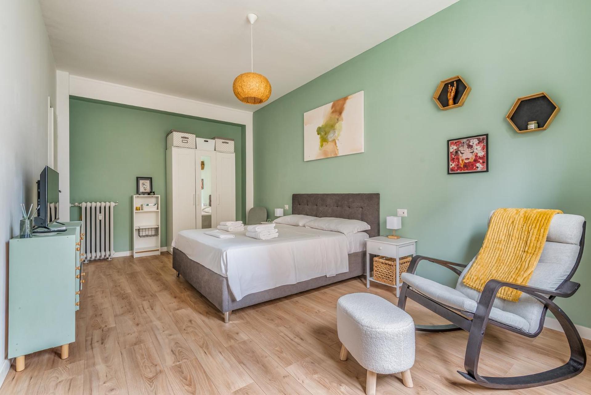 4 Pax Wi-Fi Milano Lorenteggio