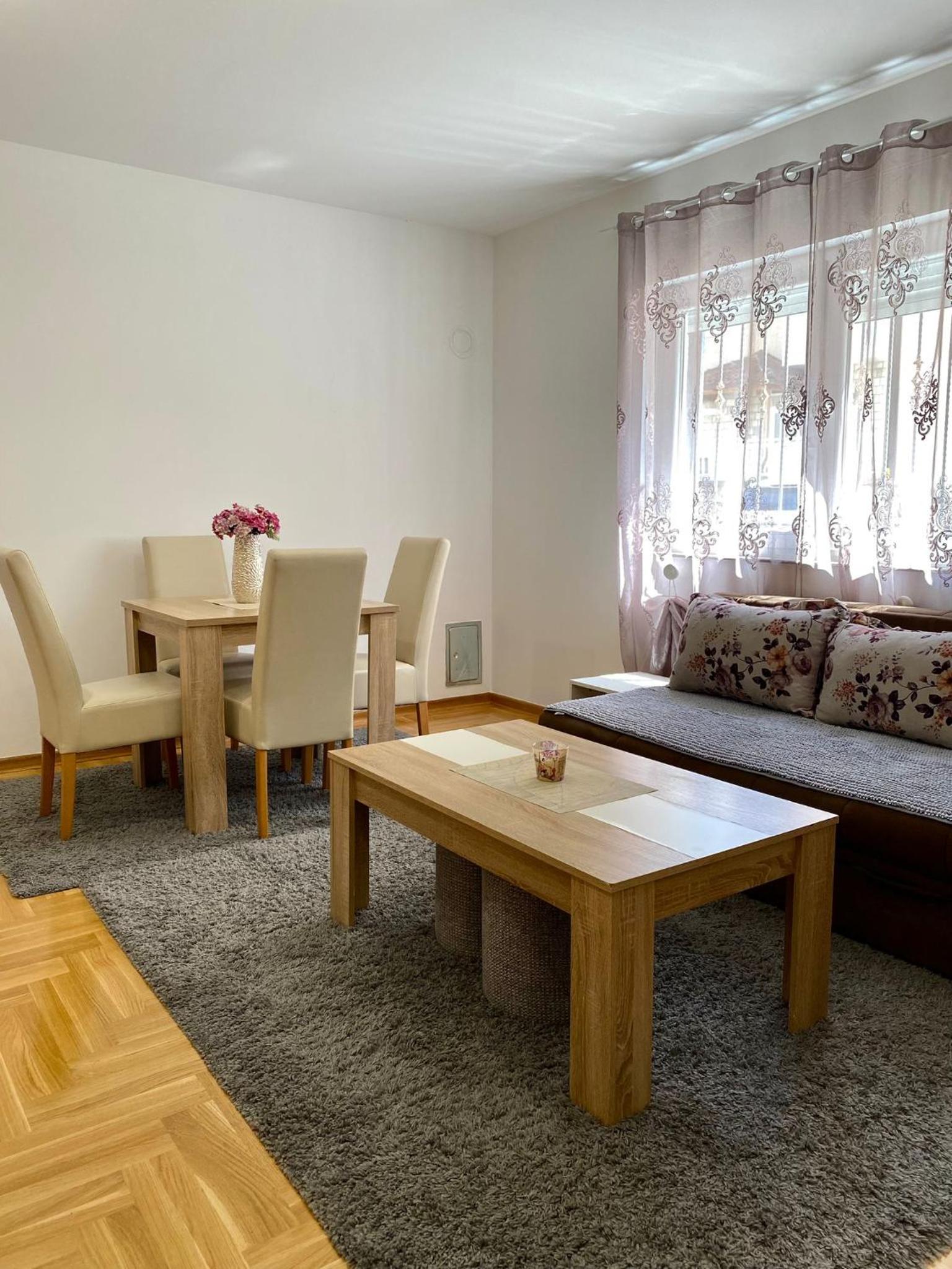 DB Apartment