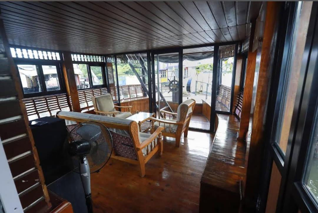 Vinayak House Boat view 4