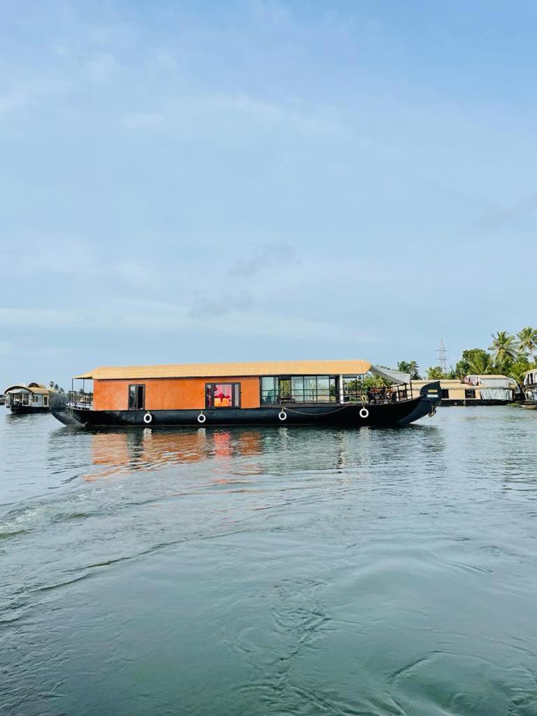 Vinayak House Boat view 5