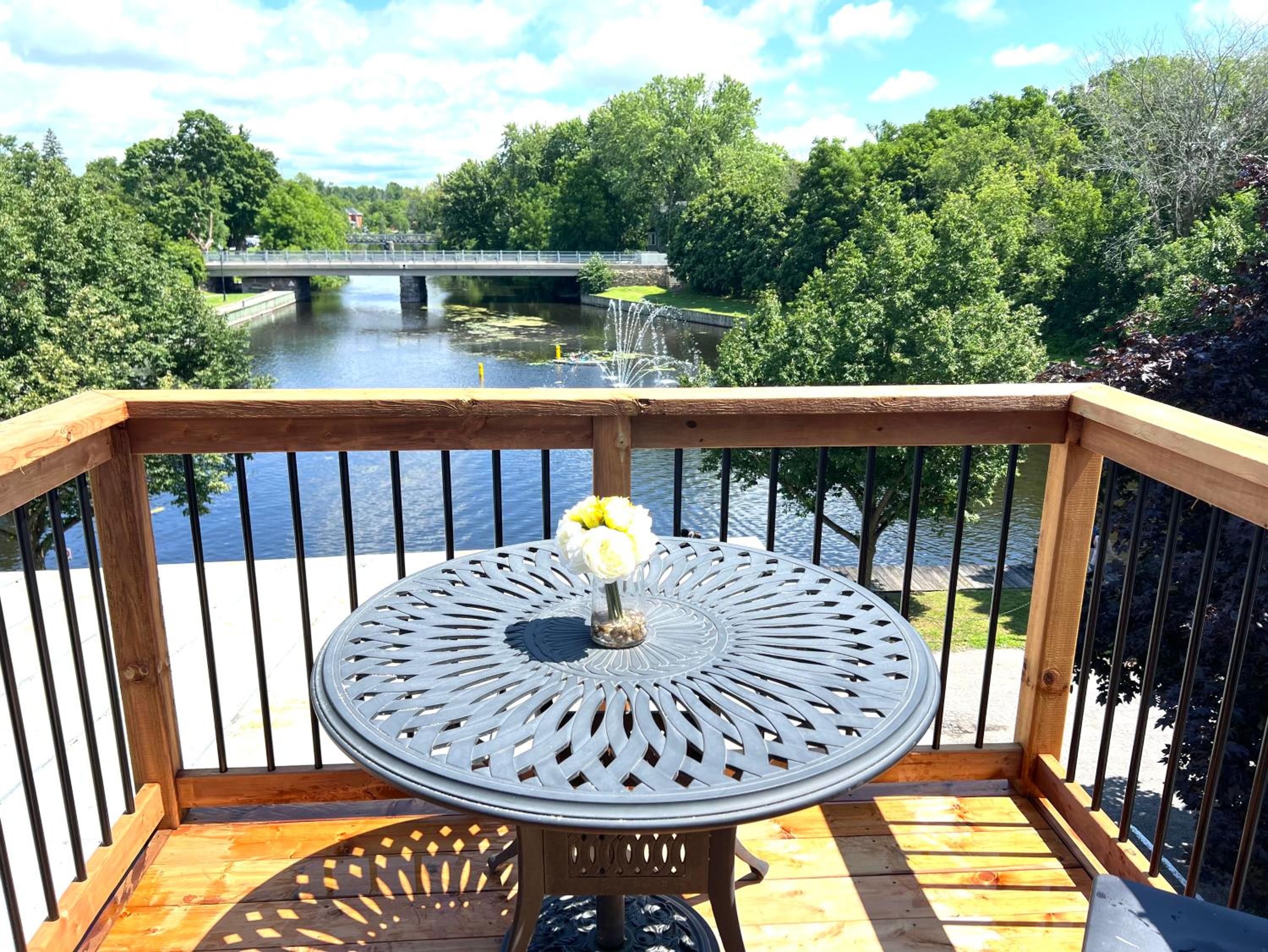 Deluxe Loft - Amazing Terrace with Stunning Water View