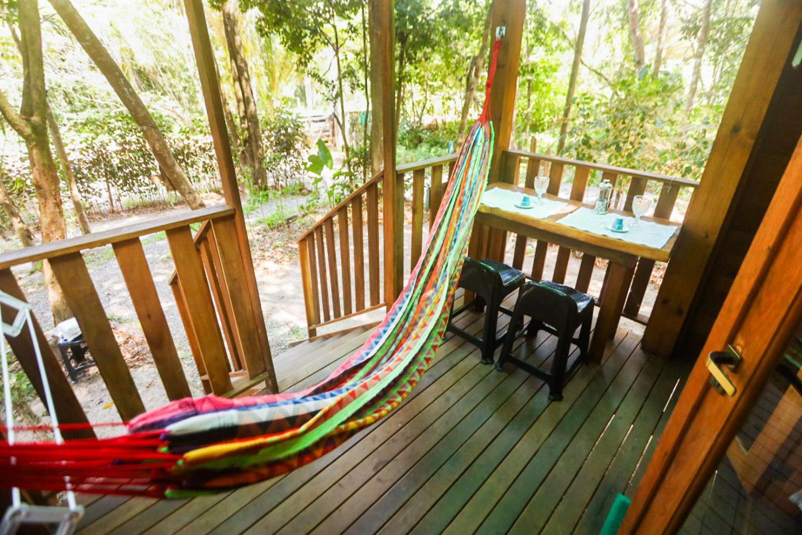 Alquimia Zen IGLUs de eucalipto na Reserva Aruá