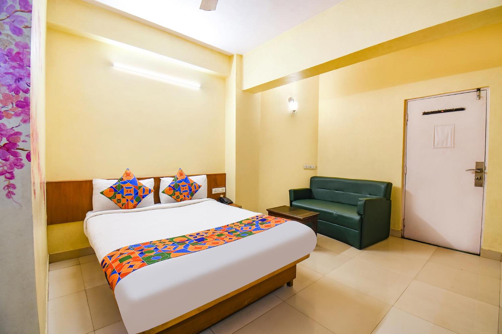 FabHotel Prime Yash Residency - Nr Lonavala Railway Station view 4