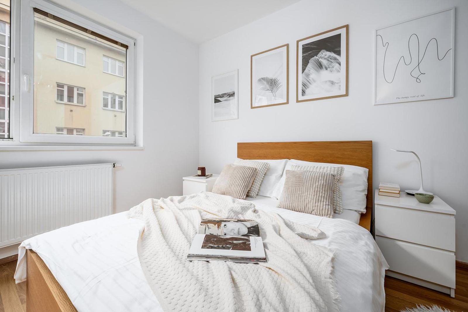 Prague Days - Quiet oasis with parking and balcony seating in Nusle