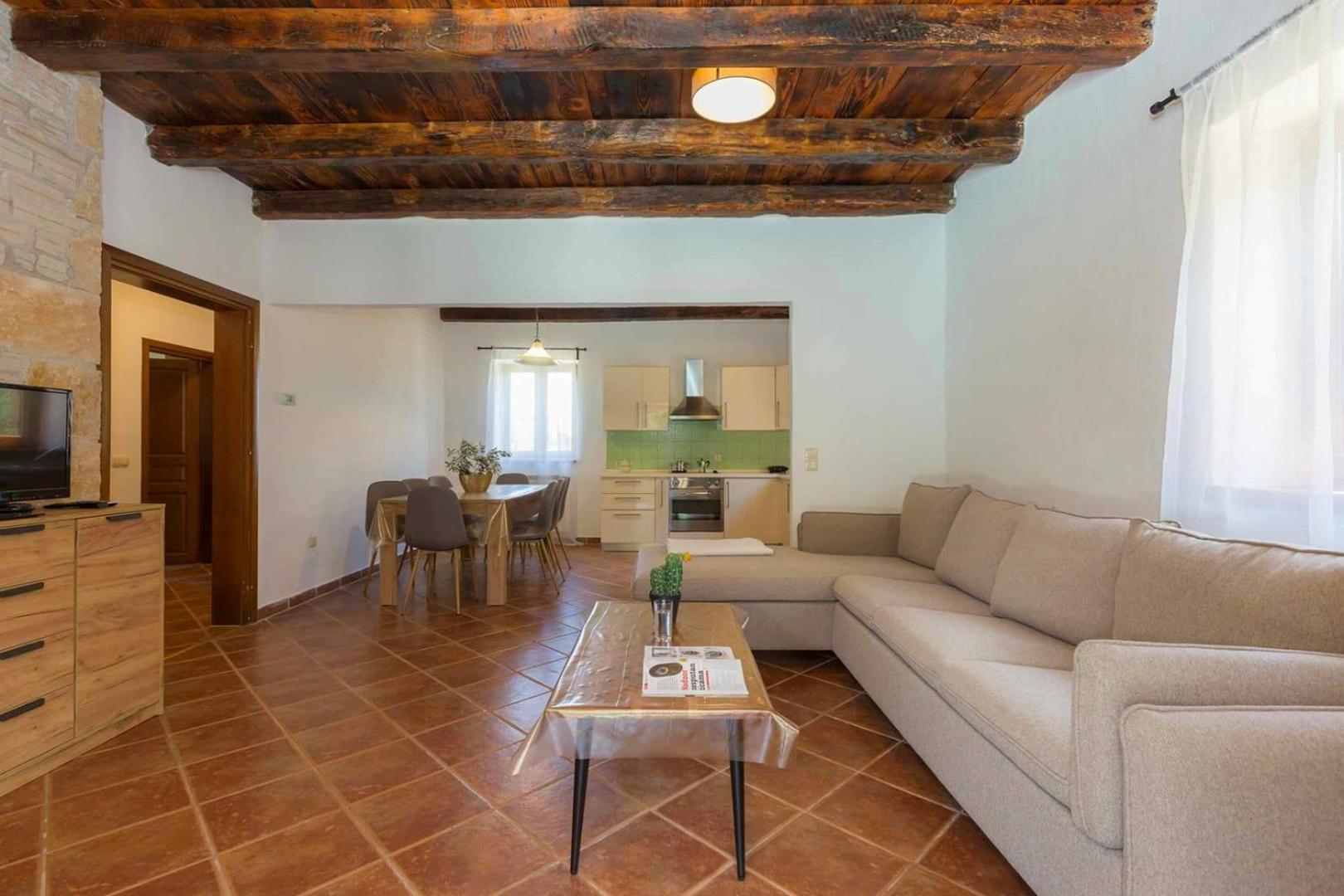 Sunny holiday house with private pool view 4