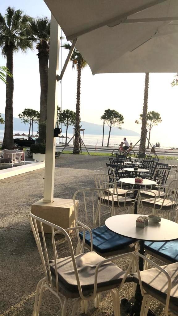 Appartement au bord de mer, grande terrasse!