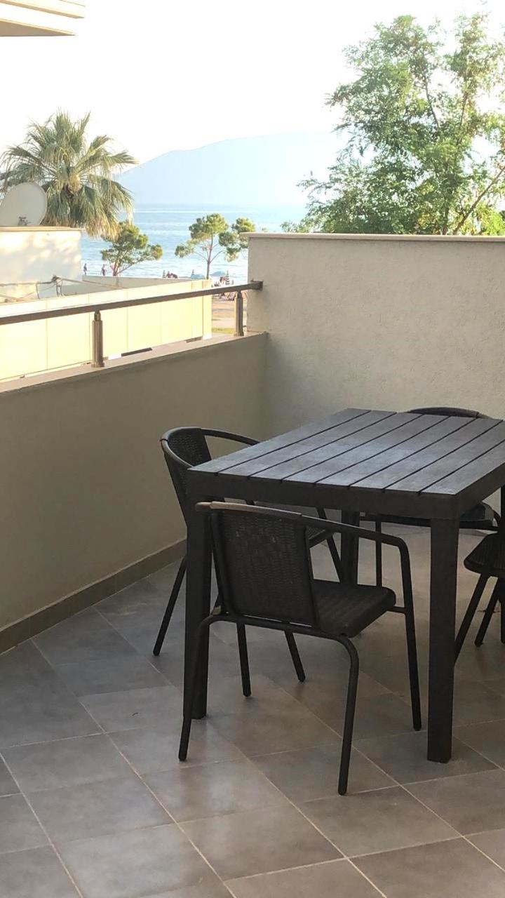 Appartement au bord de mer, grande terrasse!