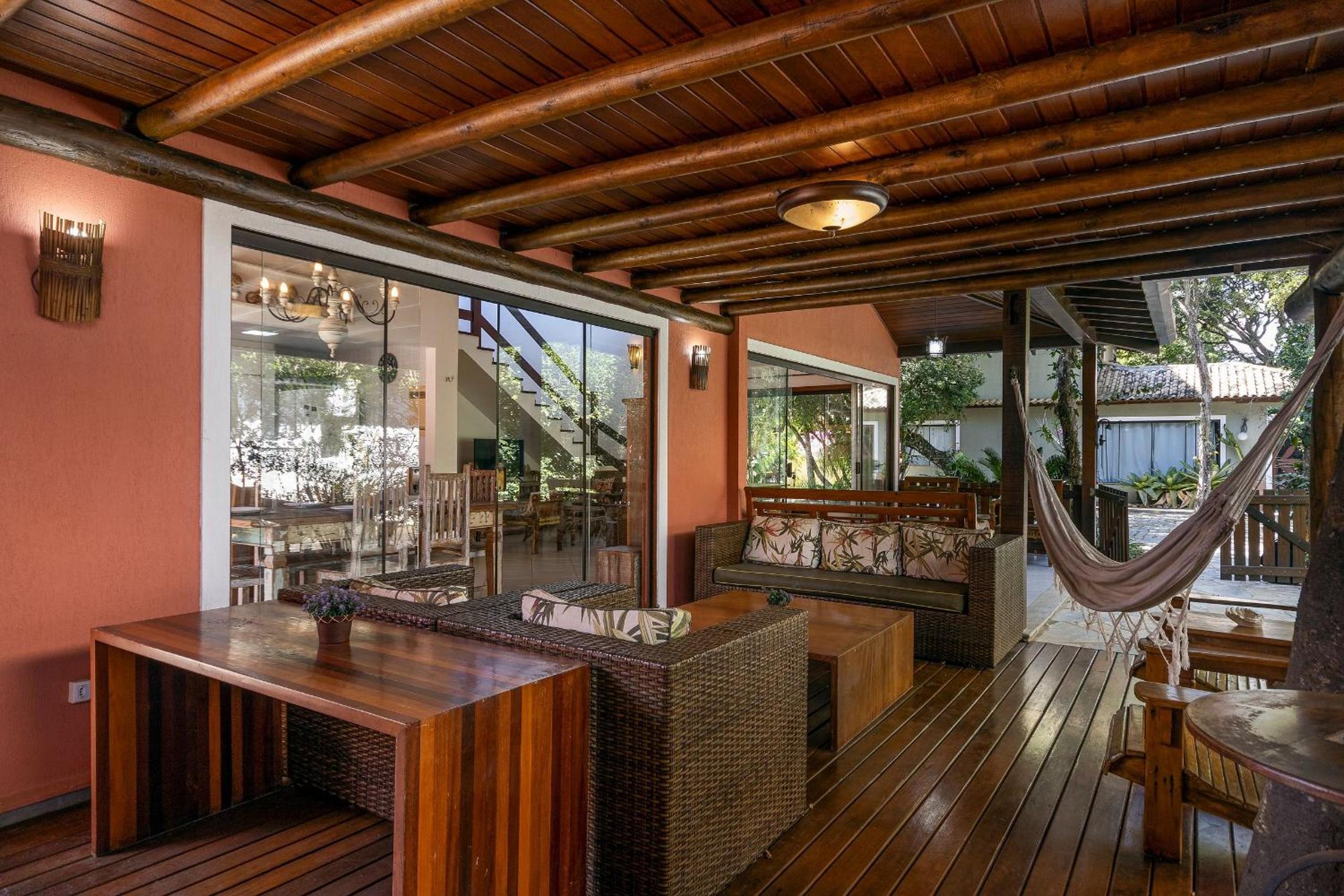BZ12 Pertinho da praia! Casa completa 4 suites