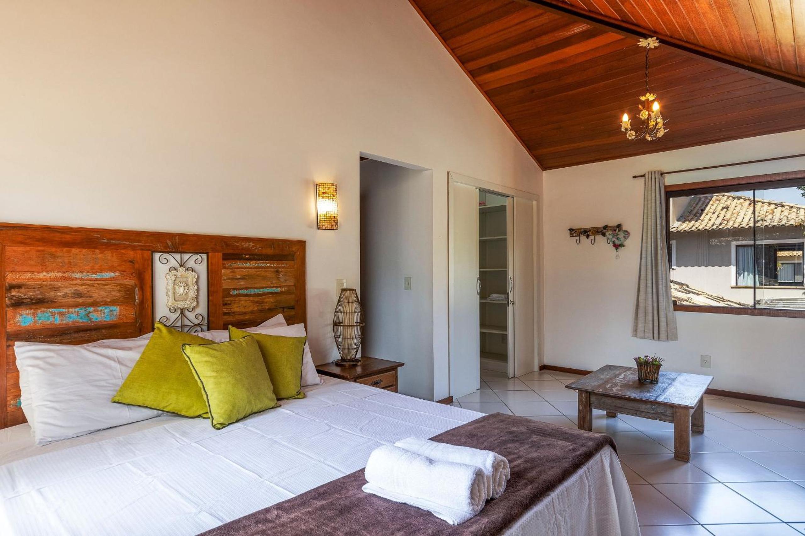 BZ12 Pertinho da praia! Casa completa 4 suites