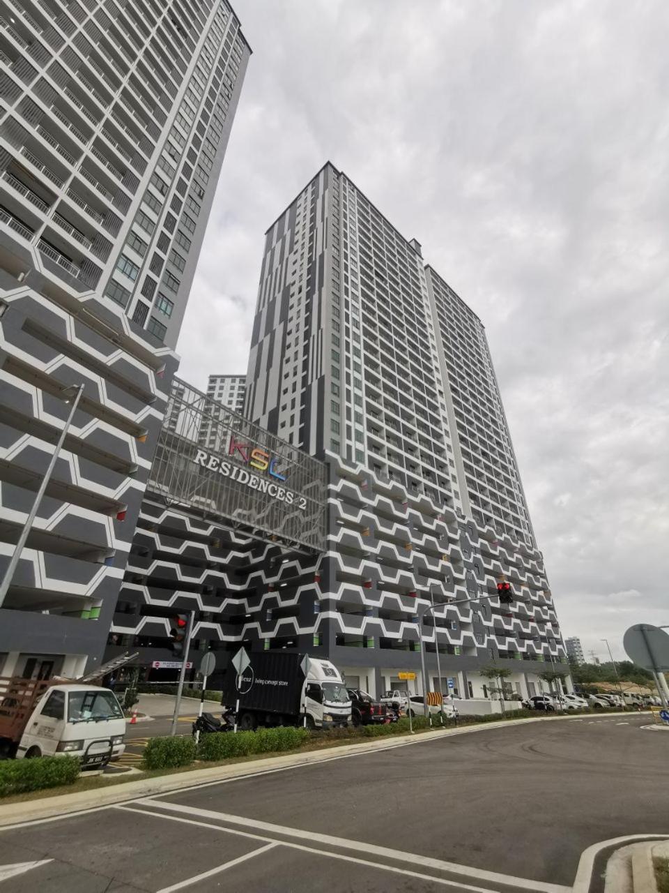 Cozy Studio KSL Residence2 Jb