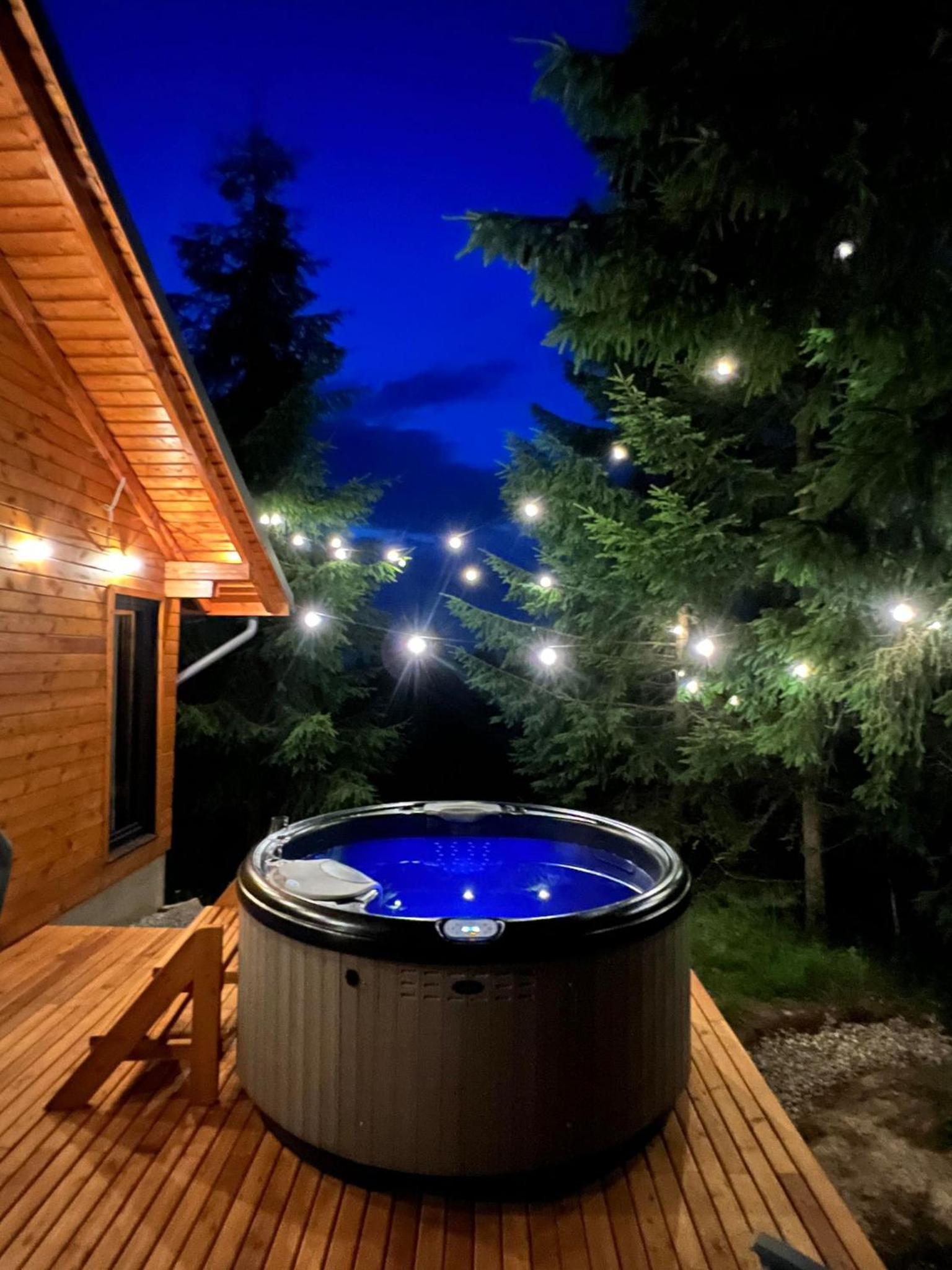 Forestia - Modern cabin with hot tub and sauna view 2