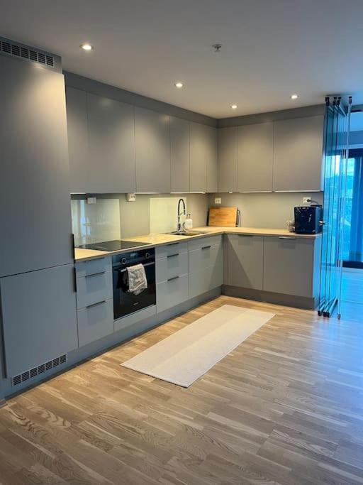 City Center 7th Floor Apartement with Beautiful View 2 bedroom Free parking