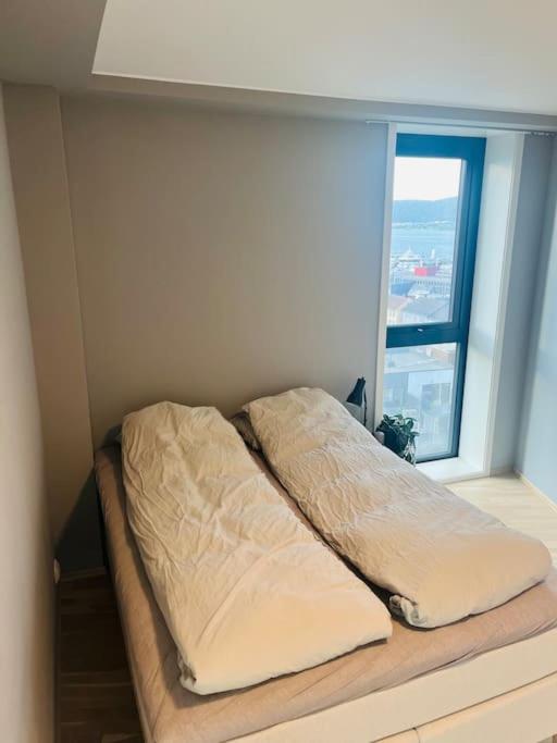 City Center 7th Floor Apartement with Beautiful View 2 bedroom Free parking