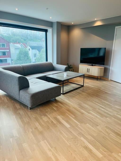 City Center 7th Floor Apartement with Beautiful View 2 bedroom Free parking