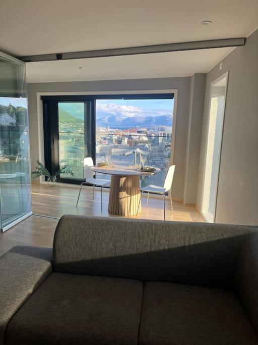 City Center 7th Floor Apartement with Beautiful View 2 bedroom Free parking