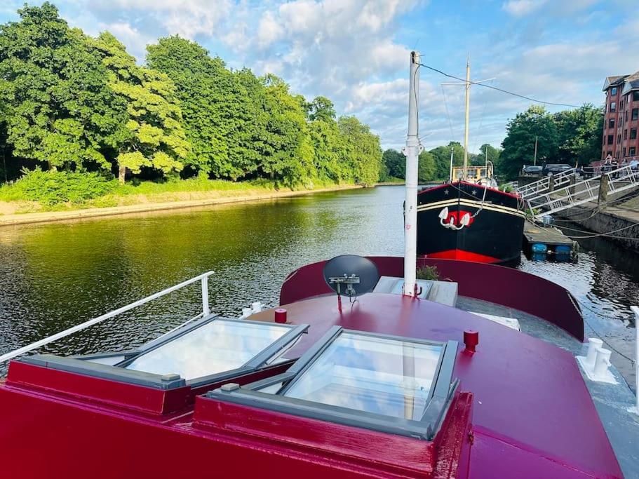 Unique Houseboat Experience I Central City Break view 5
