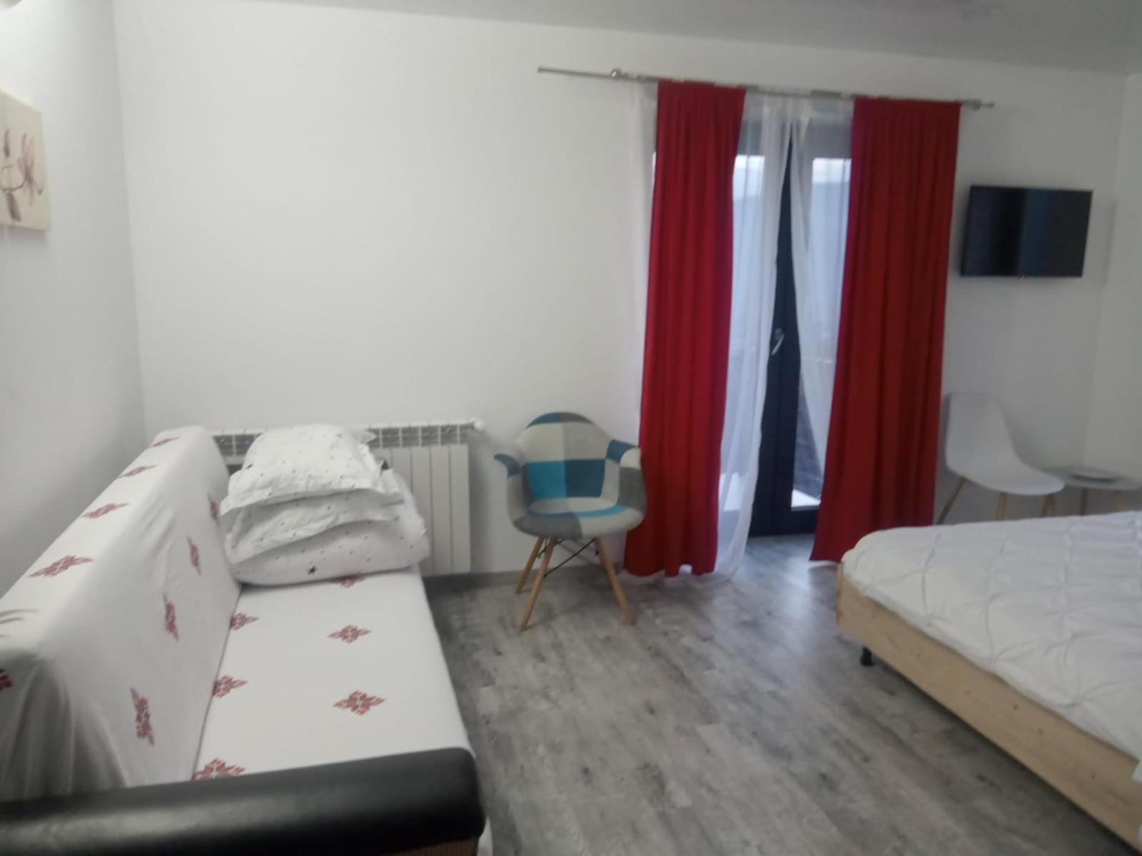 Casa Prieteniei - rezervare integrală view 4
