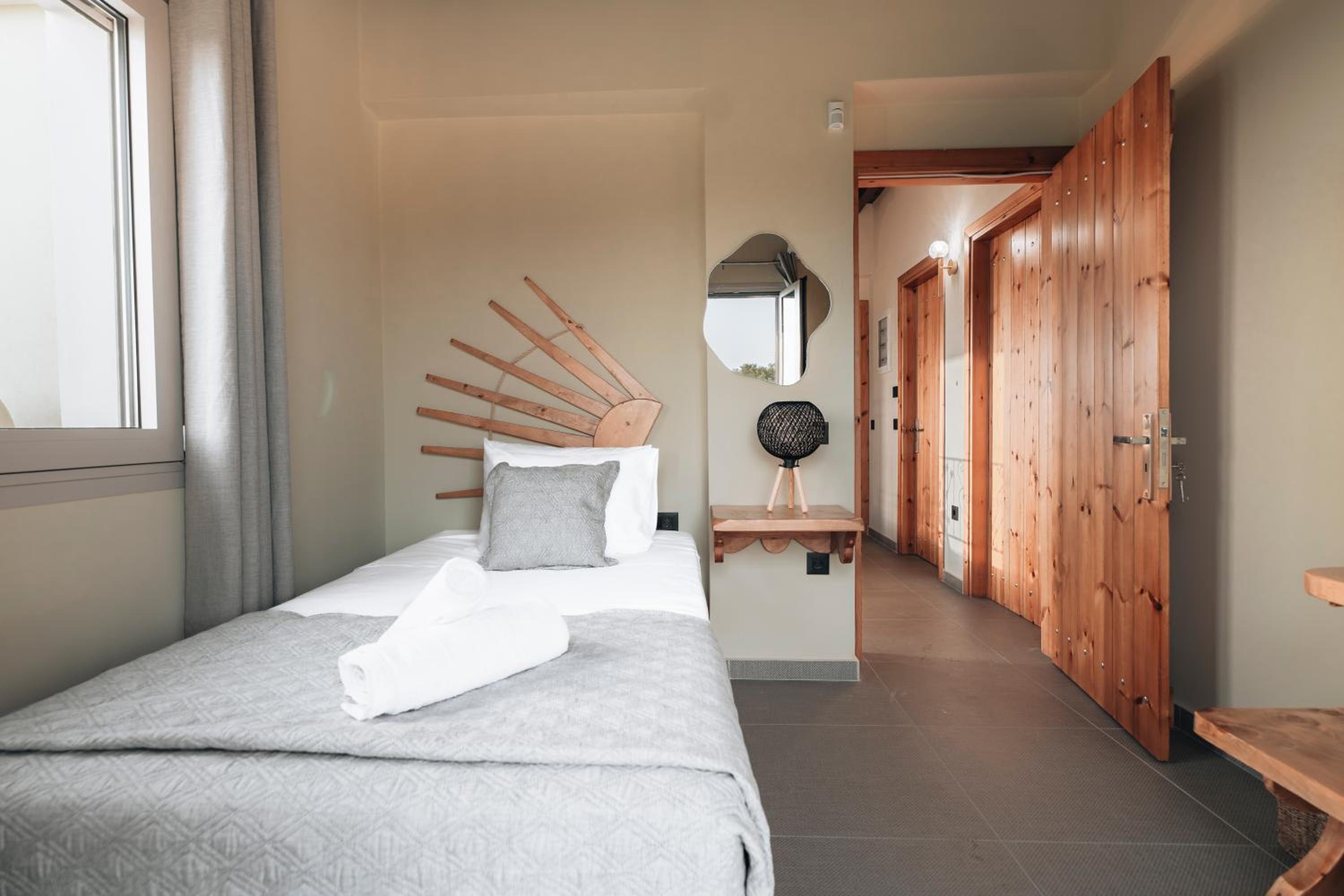 Villa Di Leon - Uniquely Designed Villa with Pool in a Picturesque Village near Famous Porto Limnionas, Offering Exceptional Hospitality By Villa Mana Gers