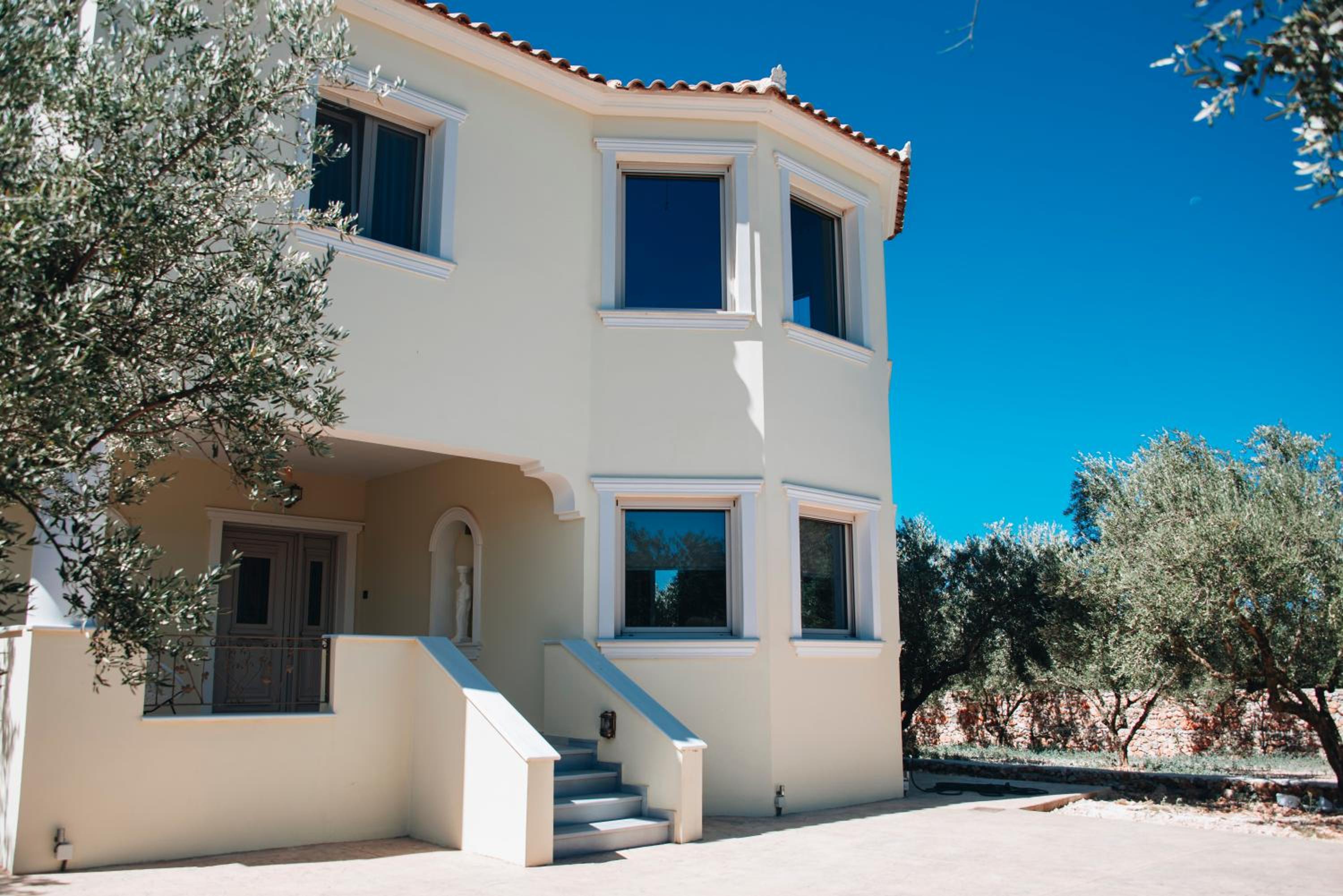 Villa Di Leon - Uniquely Designed Villa with Pool in a Picturesque Village near Famous Porto Limnionas, Offering Exceptional Hospitality By Villa Mana Gers