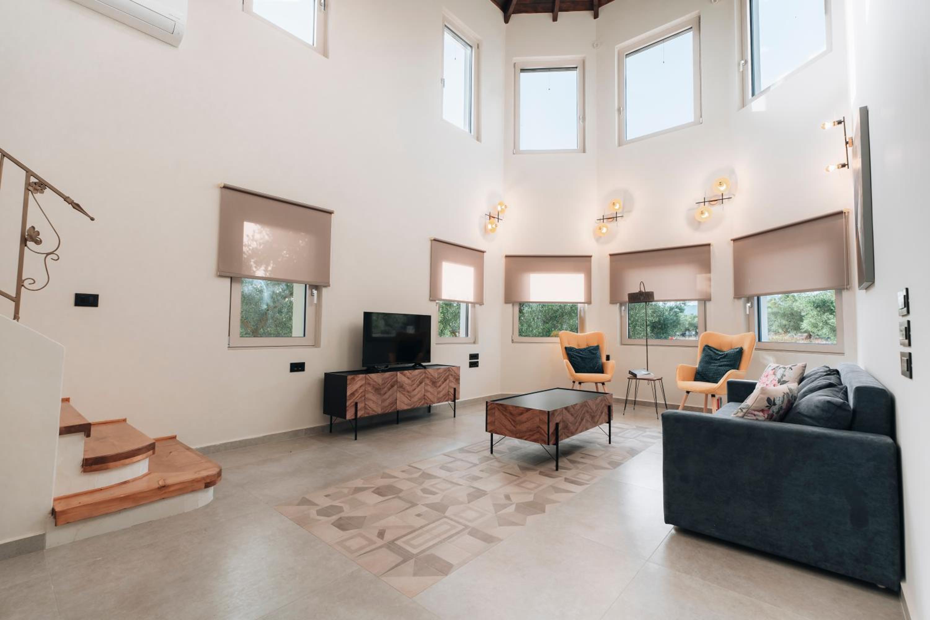 Villa Di Leon - Uniquely Designed Villa with Pool in a Picturesque Village near Famous Porto Limnionas, Offering Exceptional Hospitality By Villa Mana Gers