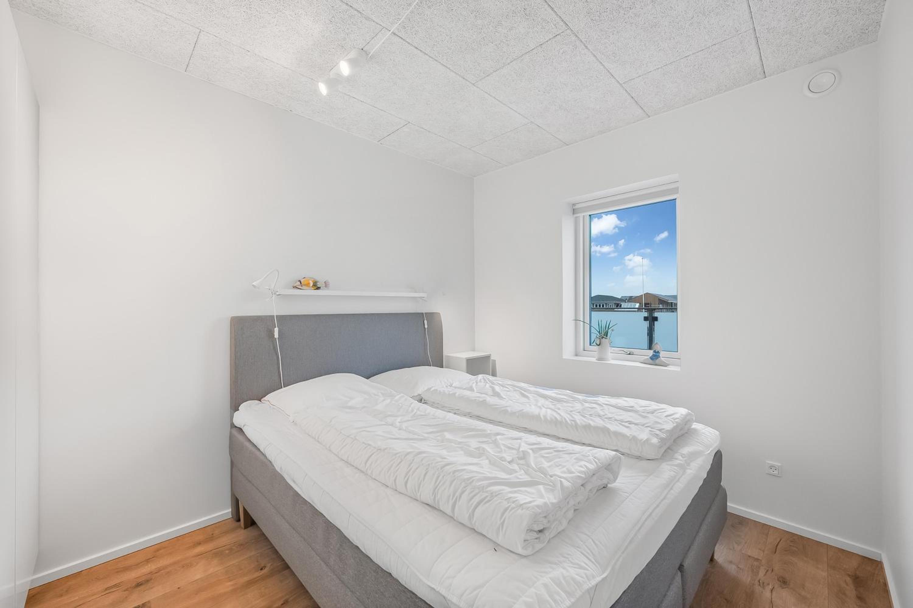 Lovely Holiday Apartment With A Large Balcony Facing The Dunes - 1020 view 2