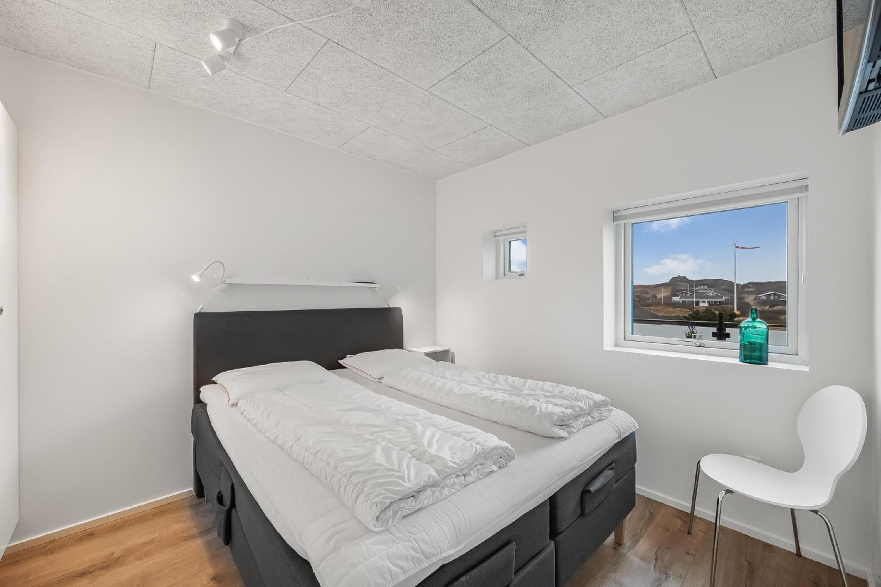 Lovely Holiday Apartment With A Large Balcony Facing The Dunes - 1020 view 4