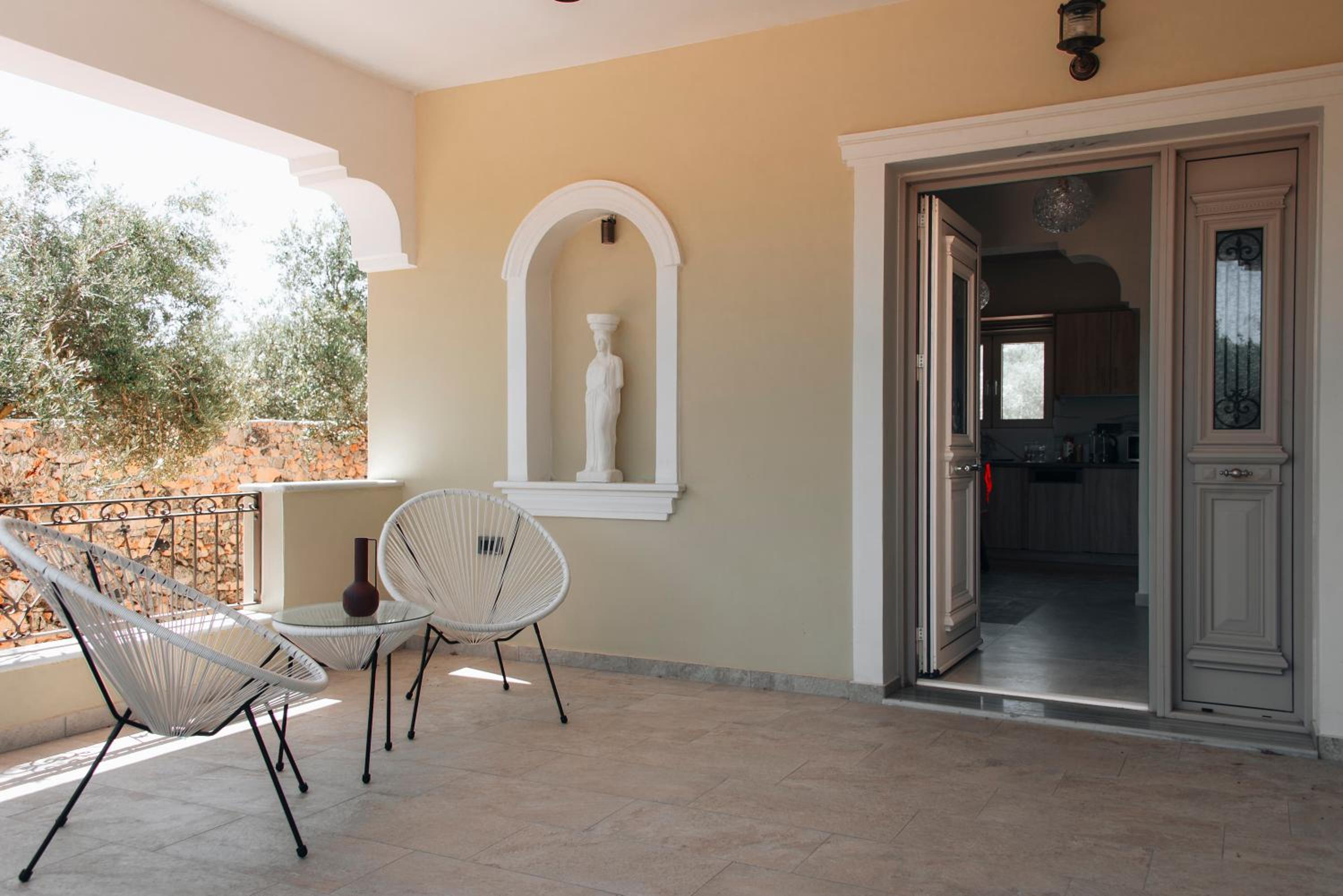 Villa Di Leon - Uniquely Designed Villa with Pool in a Picturesque Village near Famous Porto Limnionas, Offering Exceptional Hospitality By Villa Mana Gers