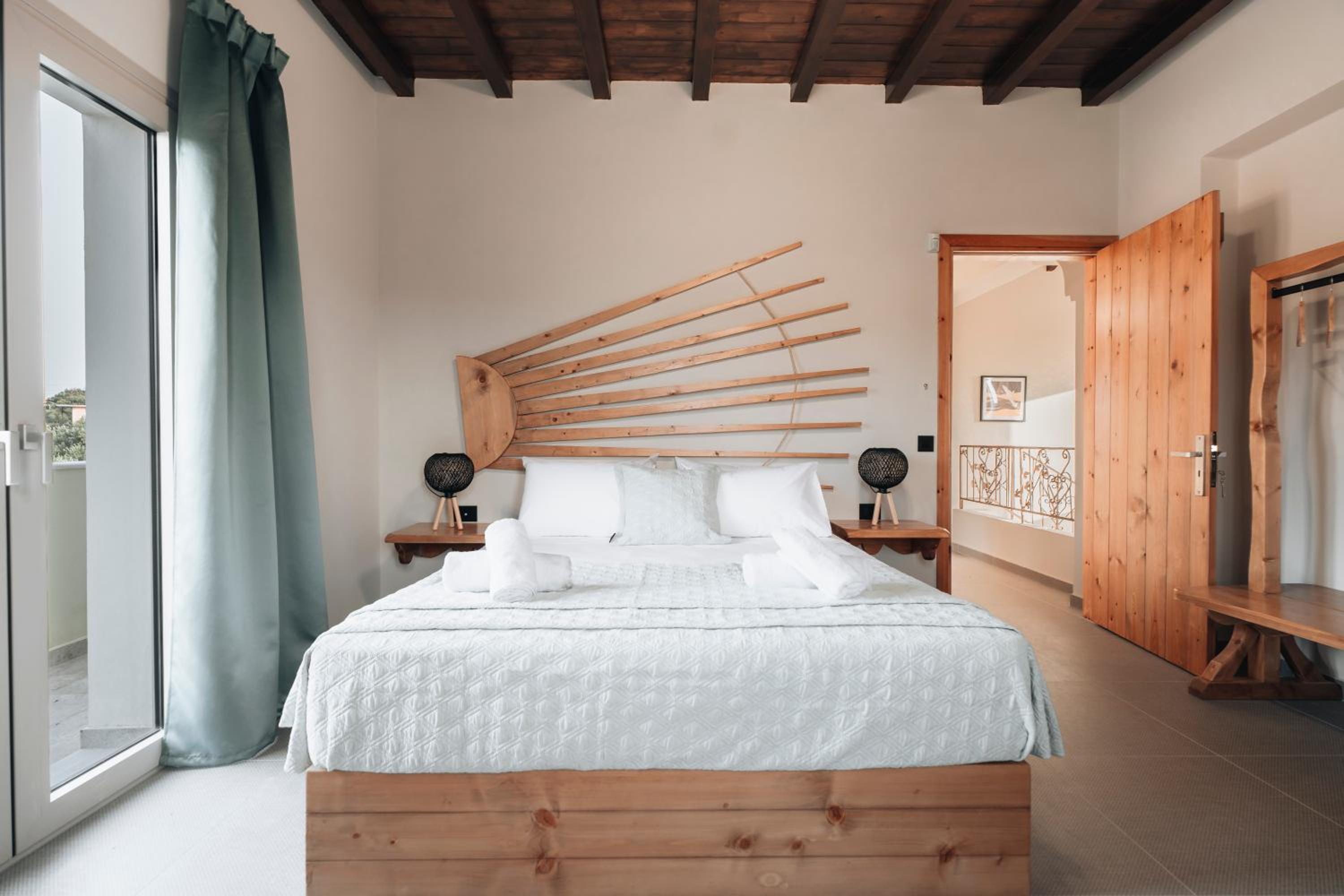 Villa Di Leon - Uniquely Designed Villa with Pool in a Picturesque Village near Famous Porto Limnionas, Offering Exceptional Hospitality By Villa Mana Gers
