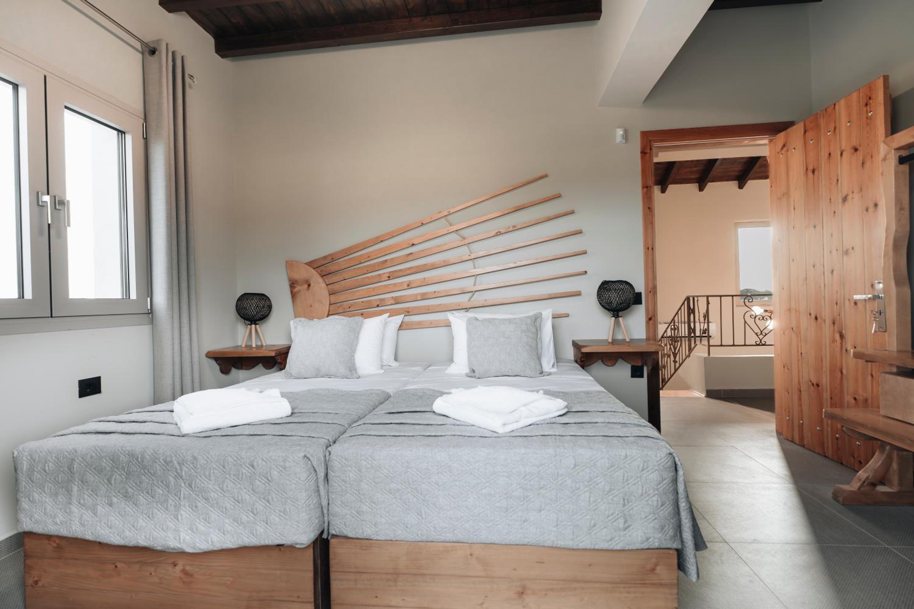Villa Di Leon - Uniquely Designed Villa with Pool in a Picturesque Village near Famous Porto Limnionas, Offering Exceptional Hospitality By Villa Mana Gers