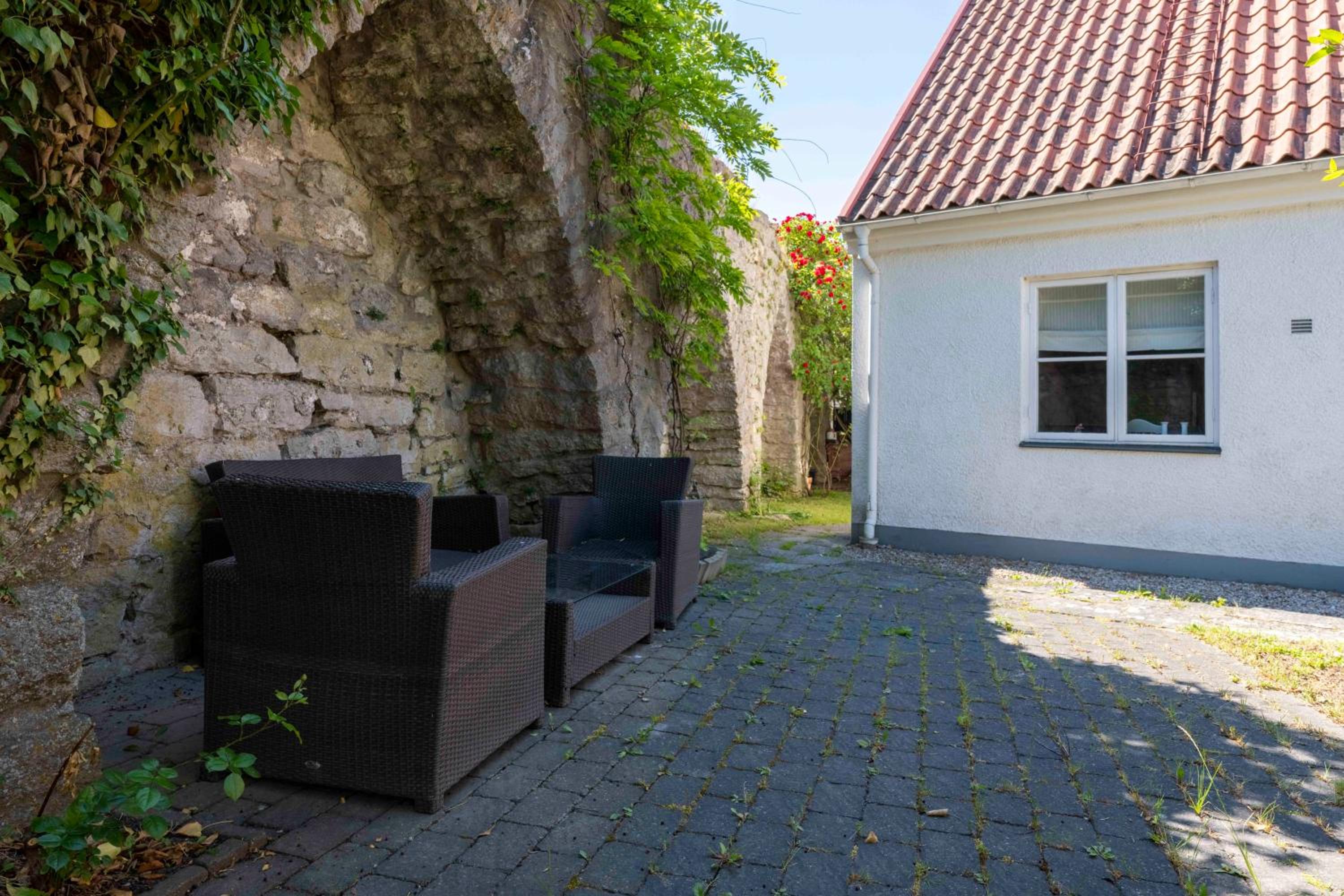Homey apartment right next the the City wall view 4