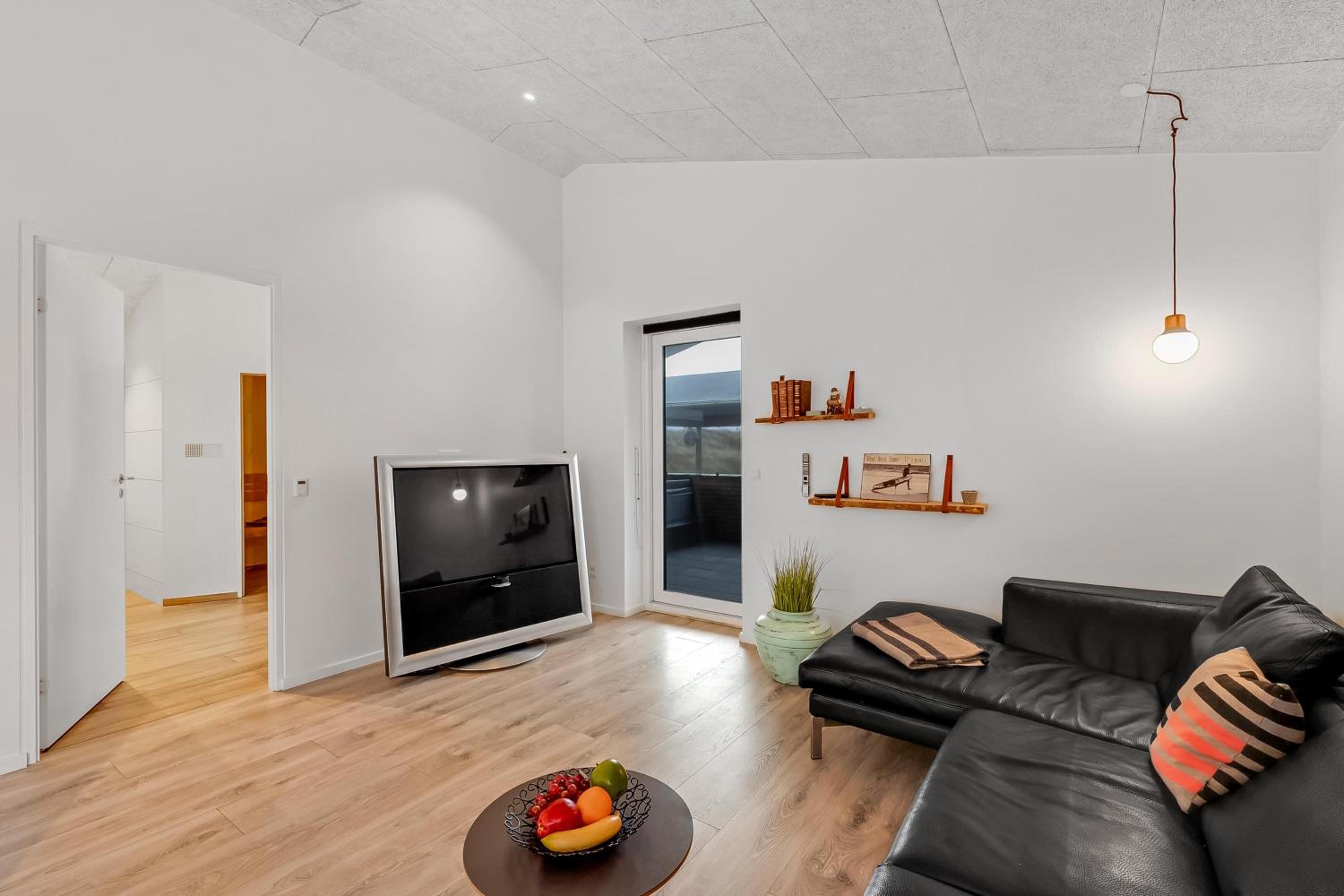 Luxurious 8-Person House With A Spacious Outdoor Spa - 1003
