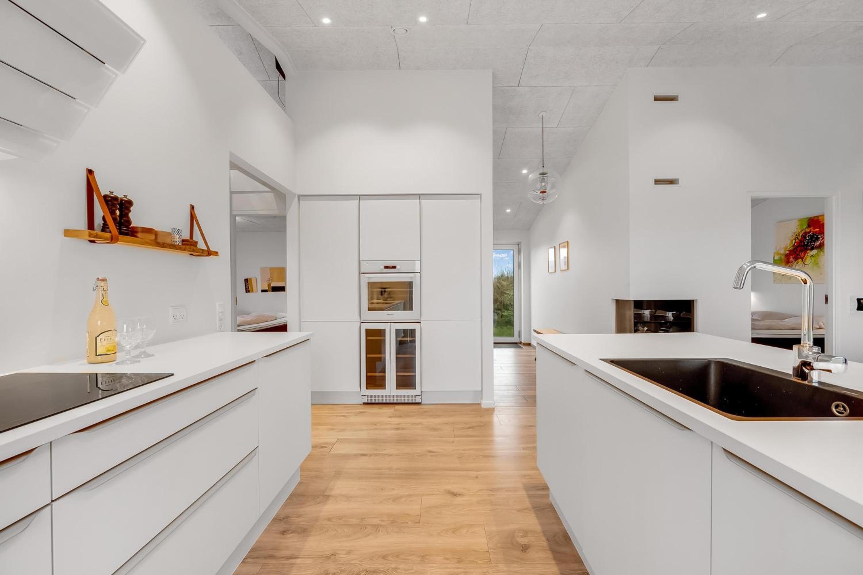 Luxurious 8-Person House With A Spacious Outdoor Spa - 1003