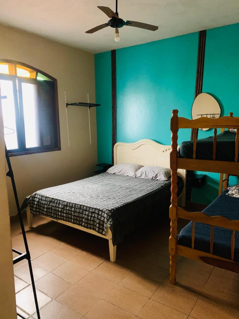 Casa em Peruibe 3 dormitórios sendo 1 suite Pe na Areia